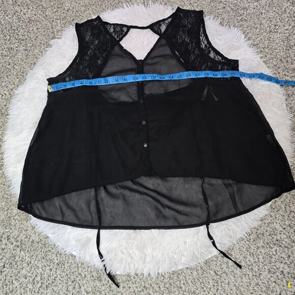 Black Sheer Lace Trim Sleeveless Button-Down Top - Picture 4 of 7